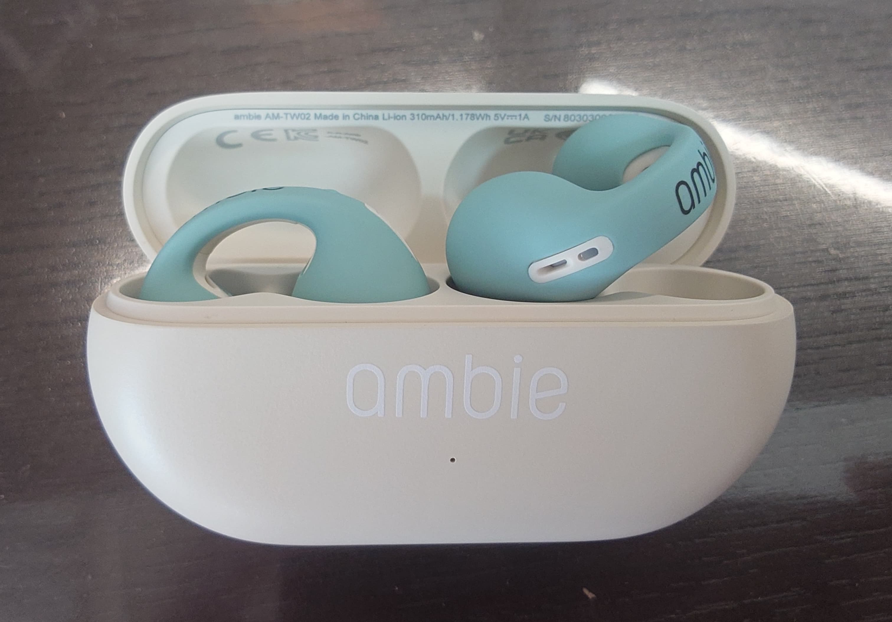 ambie Beige x socks AshGreen