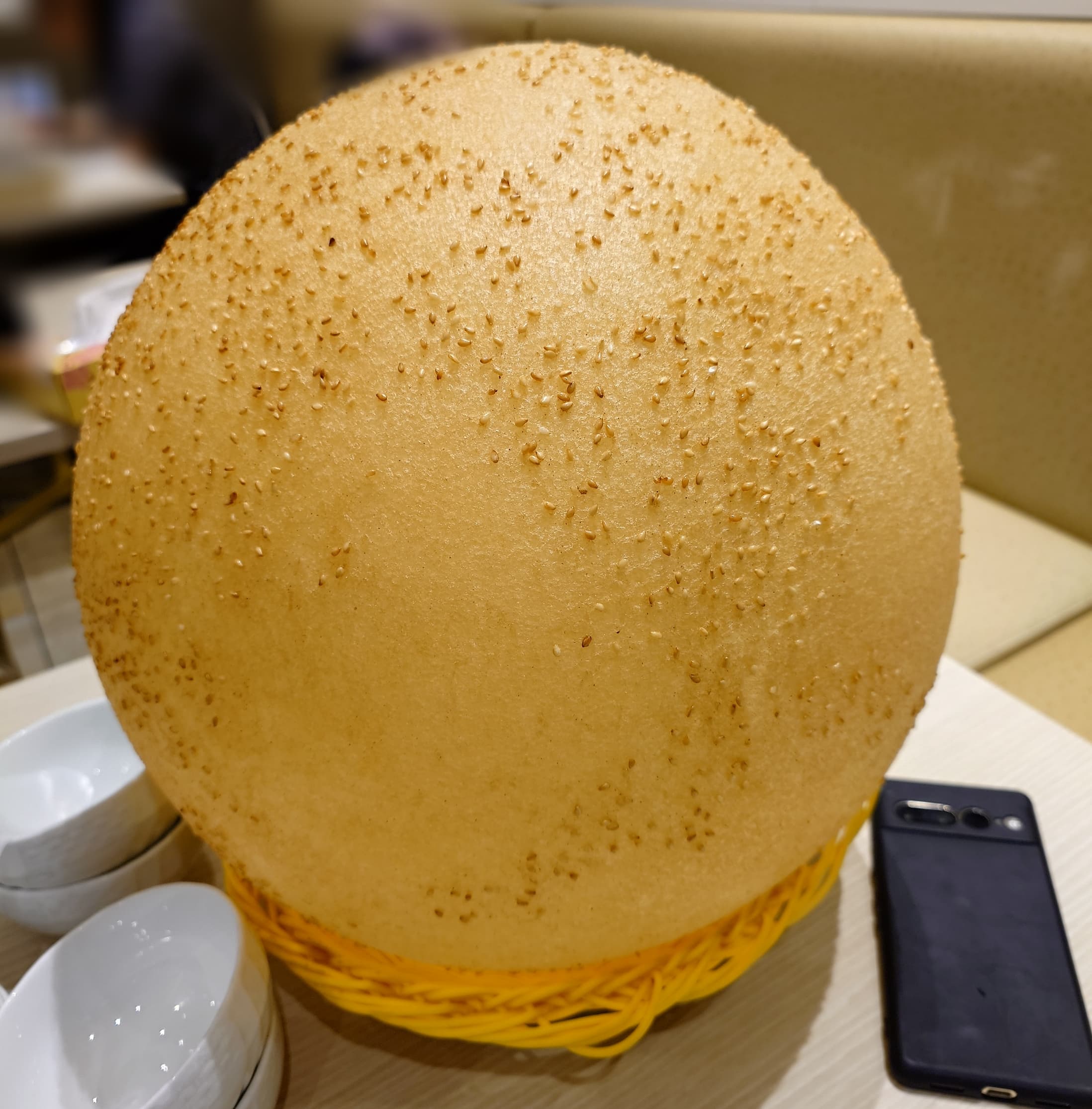 巨大ゴマ団子